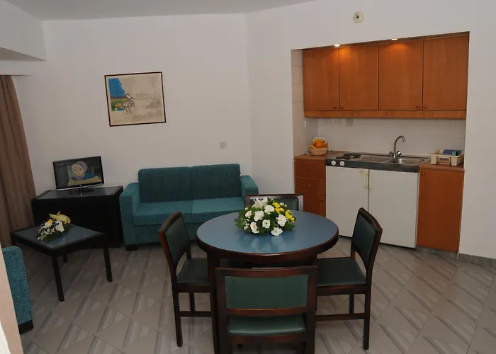 Atrium Zenon Апарт-готель Ларнака