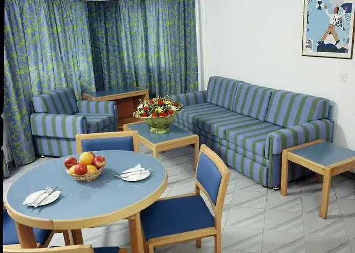 Апарт-готель Atrium Zenon Ларнака