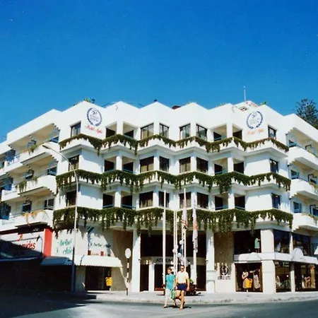Atrium Zenon 3* Ларнака