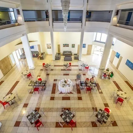 Hotel de apartamente Atrium Zenon 3*