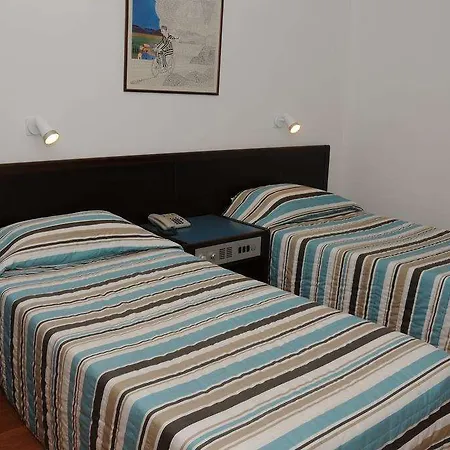 Atrium Zenon Hotel de apartamente Larnaca