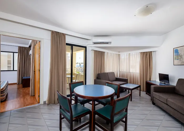 Atrium Zenon Ларнака